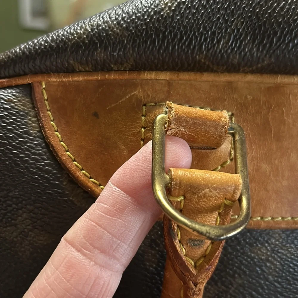 Authentic LV large Deauville handbag - Picture 5 of 16